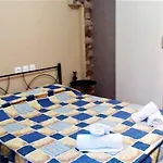 Kostis Hause 3*