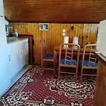 Kostis Hause 3*