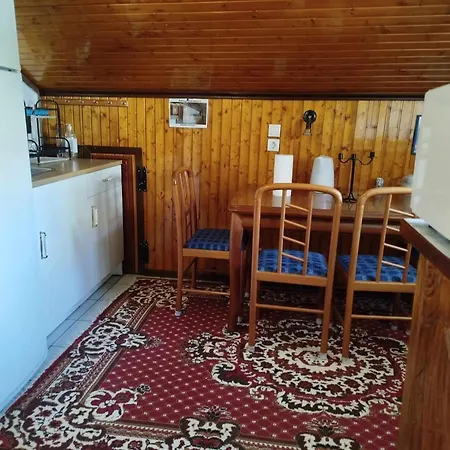 Kostis Hause 3*