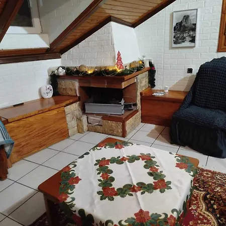 Kostis Hause 3*